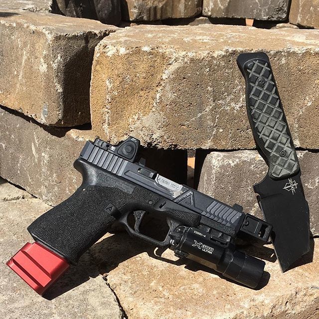 TexasBlackRifle's tweet photo. 📸 Repost @tater333
・・・
The goods.
.
.
#igninja #asiansensation #igmilitia #igmilitiamt #agencyarms #shieldarms #skallywagtactical #surefire #trijicon #texasblackrifleco #solodefense #duclaw #tbrci #microcomp #carrycomped https://t.co/8PufPYj3mV https://t.co/Sc8Z0HxdNp