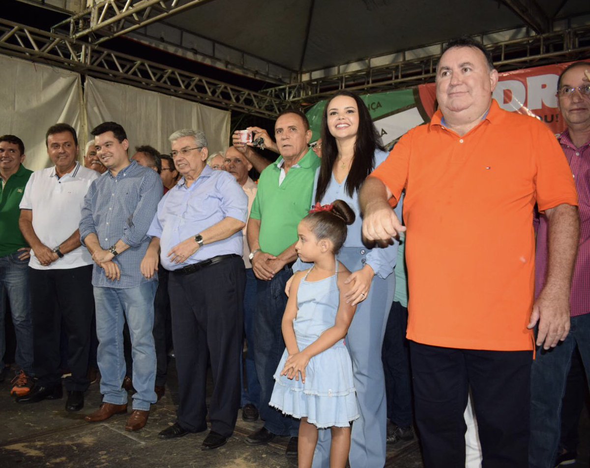 Resultado de imagem para Carlos eduardo e dr bernard em caraubas