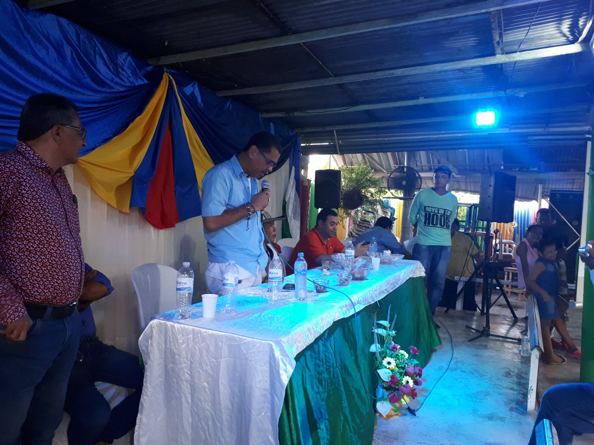 alcaldiachima's tweet photo. #AEstaHora 
Se hace el Cierre Oficial de la Socialización del Proyecto denominado Mejoramiento de vía entre los M/pios Ciénaga de Oro, Chimá y Tuchín a cargo del del Dr. Juan Custode Vivanco, donde hace referencia a la importancia de dicho proyecto. https://t.co/AECJ5iGoa8