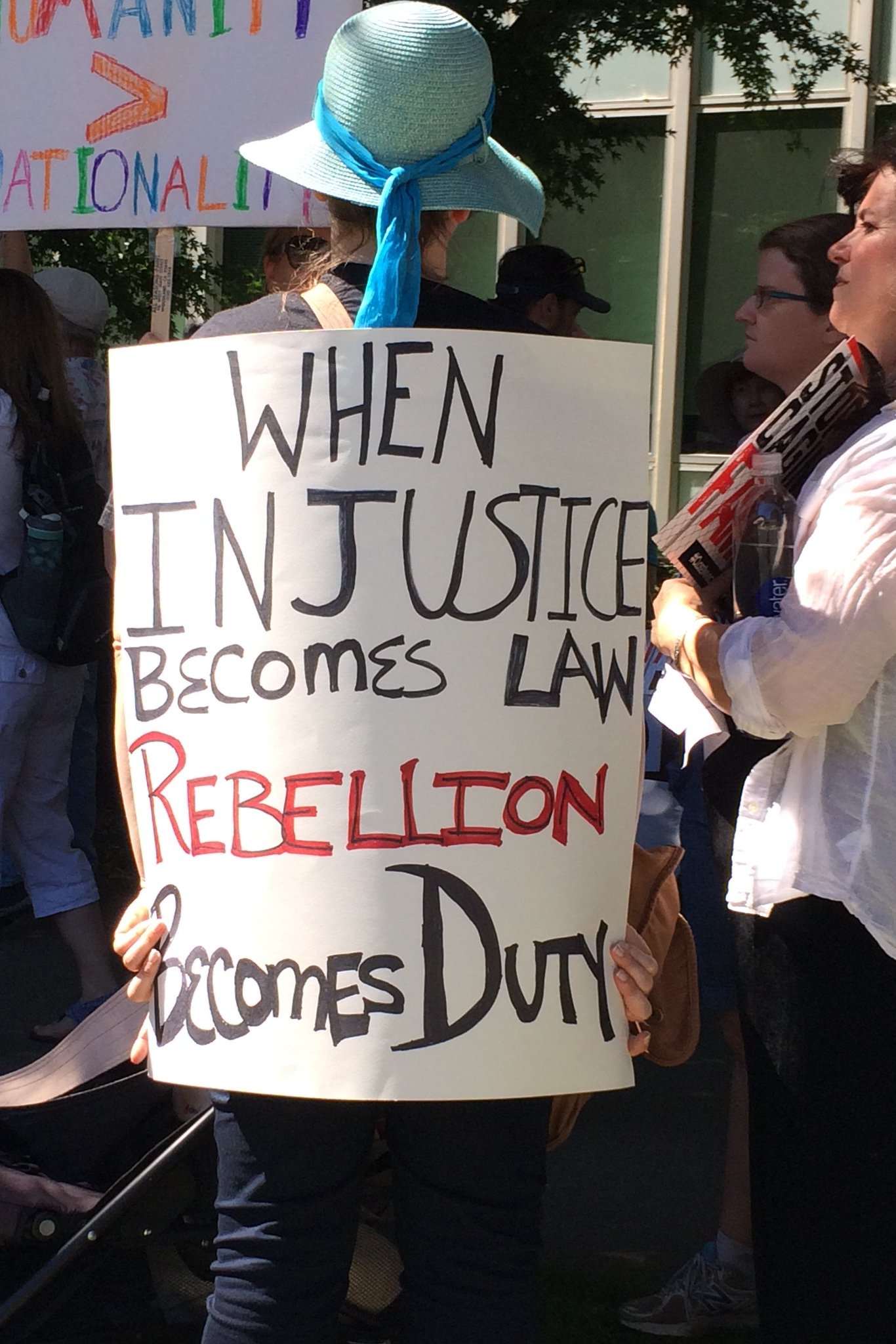 Dg-DxYCUEAAiFYr?format=jpg&name=large