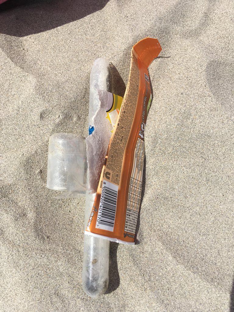 Great day at the beach today at #Inchydoney but to see this on the beach rubbish left by others is disgraceful why can’t people take home what they bring with them #Oceanrescue @Corkcoco @clonchamber @wildatlanticway @Failte_Ireland