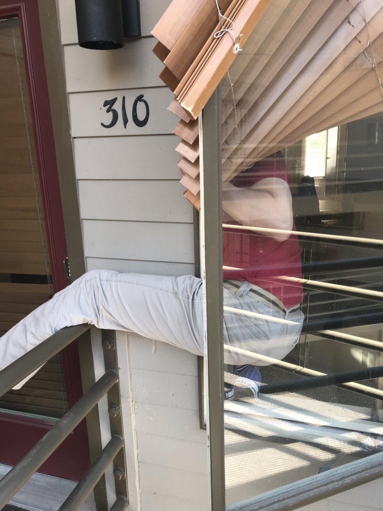 sirfrasersays's tweet photo. On returning to my room after lunch with @DeanAstumian, the entry access code failed &amp; so I called for help without success. An appeal to @YuanningFeng in a nearby room allowed him to exercise his skill as a home break-in artist. Take home message!💪We break rules when needed. https://t.co/32gnre01Gs