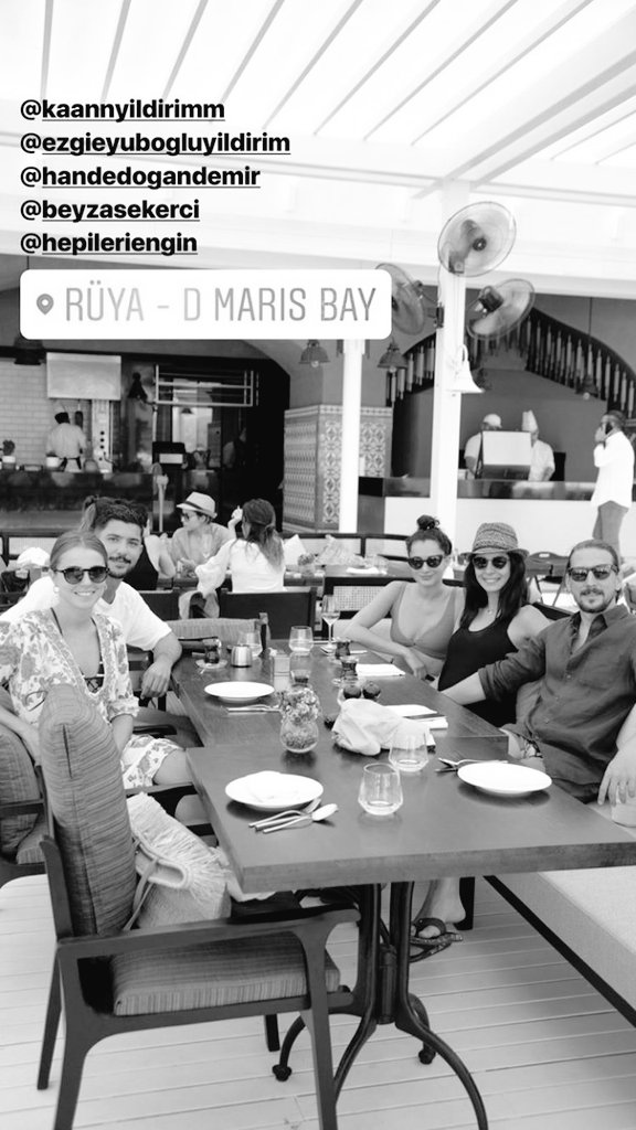 hdogandemircl's tweet photo. Yeni❤ #HandeDoğandemir 🌸 #KaanYildirim #EzgiEyüboğlu #BeyzaŞekerci #EnginEpileri #NurFettahoğlu #SelmaErgec ☺☺ #VogueDMarisBayde #HandeDoğandemirChile https://t.co/UzpwnZe19f