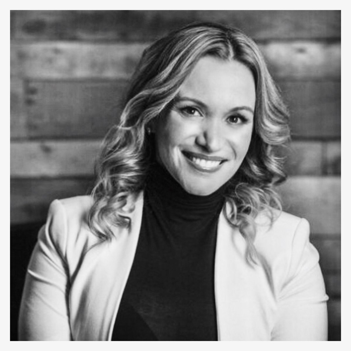 SmileSleek's tweet photo. Let’s applaud 👏🏼 the impact of social media in global communication and let’s cheer🥂 for organizations like @nationalnow that advocate for social justice 

#socialmediaday #SMDay #woman #nationalorganizationforwomenday  #womenempowerment #womenpreneur #dentalboss #socialmedia https://t.co/BysQ6uxI04