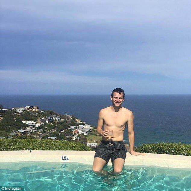 It’s poooool time ;)