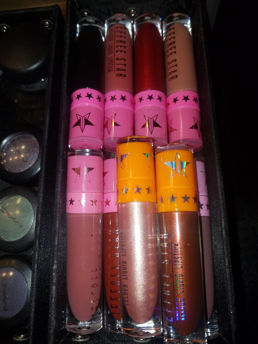 Welcome to the family! I love my Jeffree Star Velour Liquid Lips. Can't wait to get my hands on the new Thirsty Pallet! 😍😍😍 #JeffreeStar #Jeffreestarcosmetics #thirsttrap #fudgepop #VelourLiquidLips