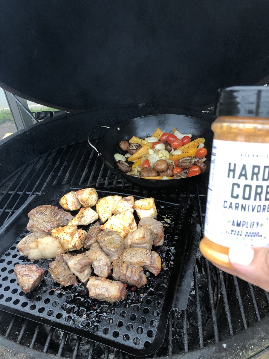 GrillingwGordon's tweet photo. Deconstructed kabobs seasoned w homemade smoked salt, pepper, and Hard Core Carnivore Amplify @BigGreenEgg @jesspryles @wassismeats https://t.co/tfEfes2YQT