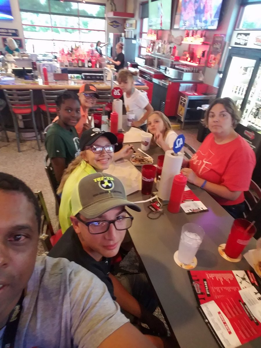 #smittysgarageowasso #touchtunes Texans tweeting in Oklahoma