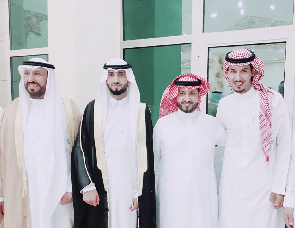 احمد الشراري Auf Twitter في زواج الصديق جراح المداهين الشراري وبالصوره والده الأستاذ بشير المداهين ووالد العروس الدكتور غازي الشراري ليلة البارحة في قصر الفرسان ب القريات وسط حضور مميز من المحبين