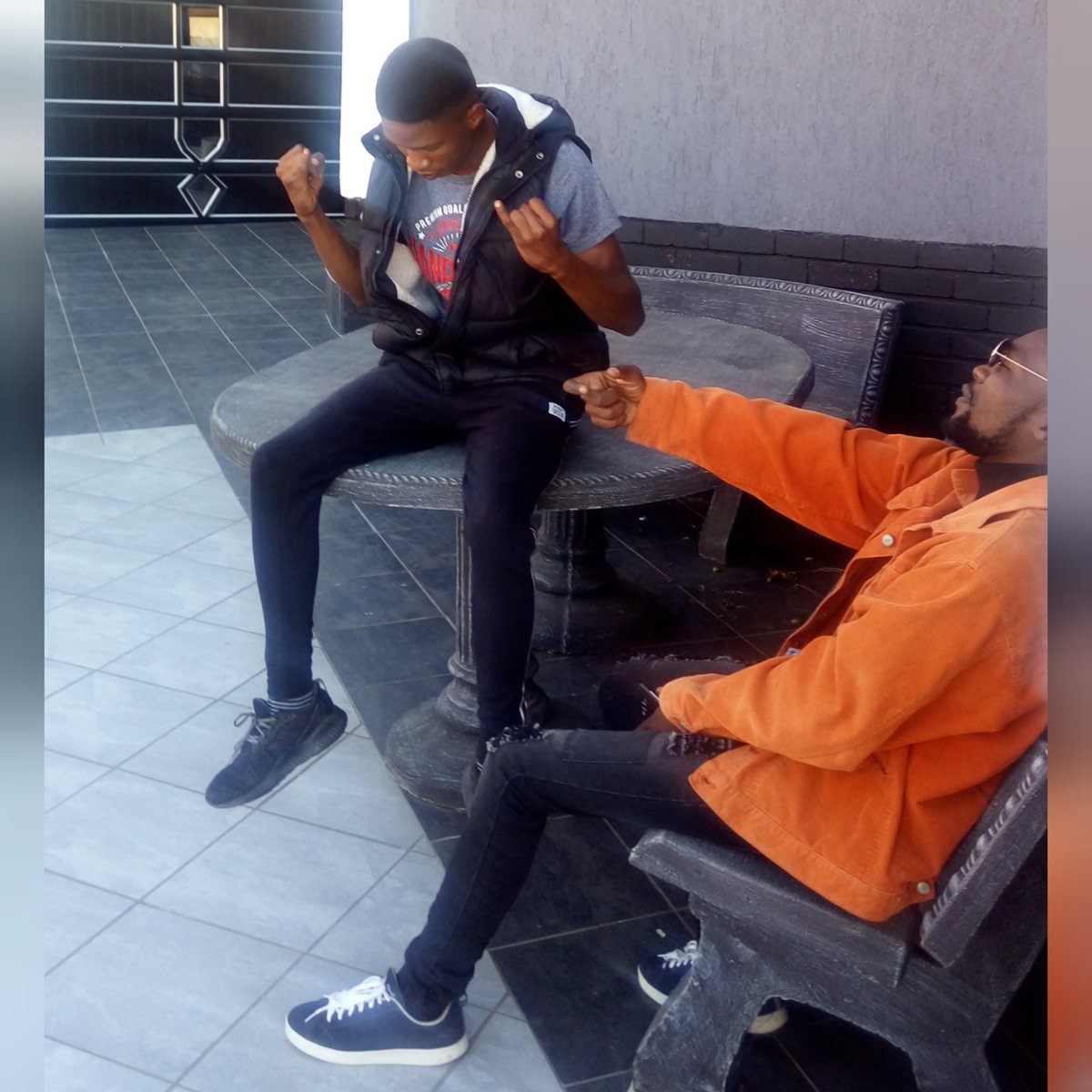 DeejayLarhSnaro's tweet photo. #NewProfilePic https://t.co/rKDAlUjsyI