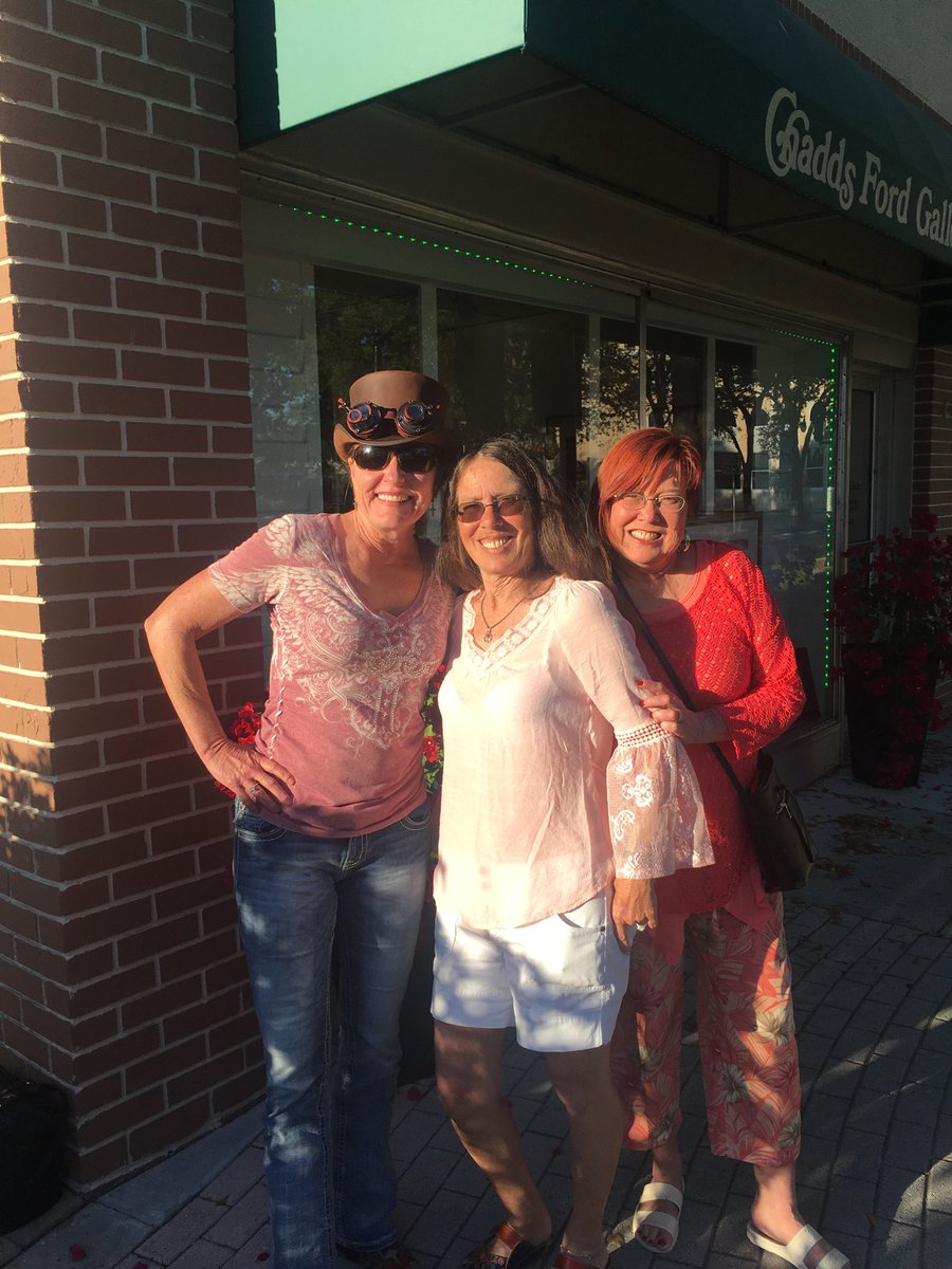 ClintonKyme's tweet image. Girls day also called sista’s