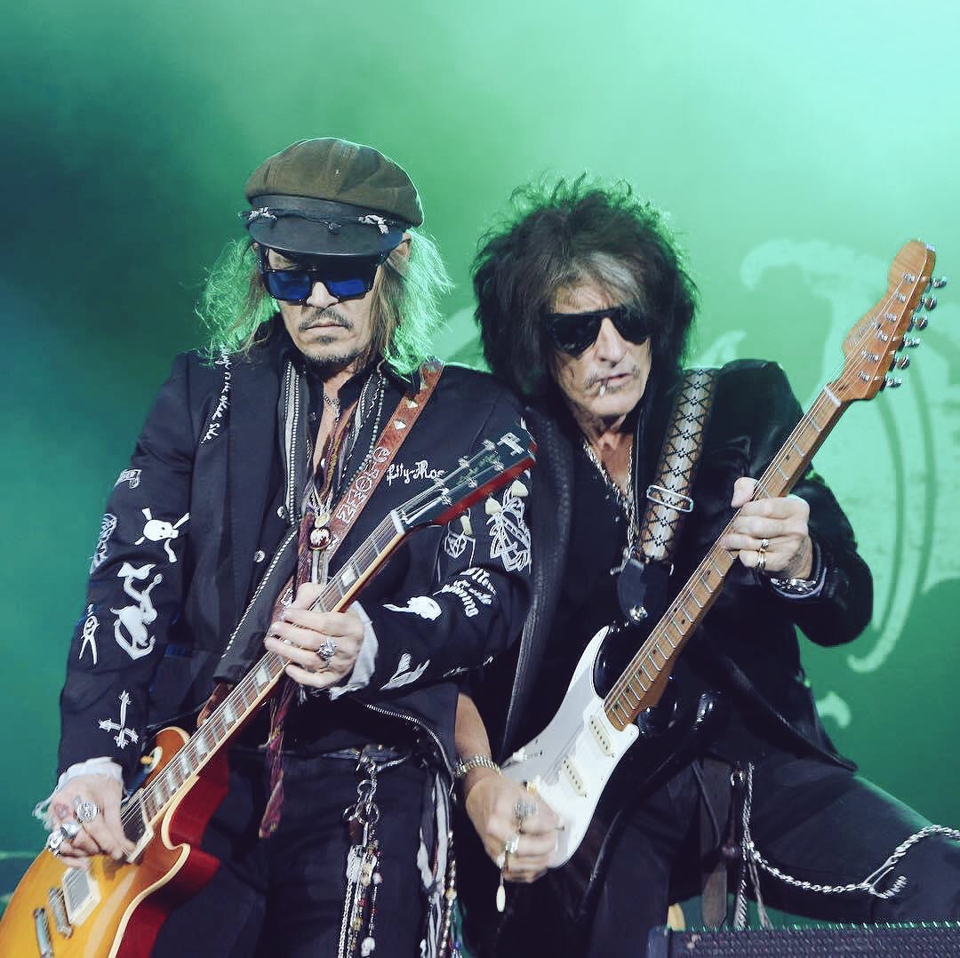 IrishDeppfans's tweet photo. My Boyz #johnnydepp #joeperry #hollywoodvampires #ClamCastle 📷credit to owner https://t.co/TQw8zVuZlo