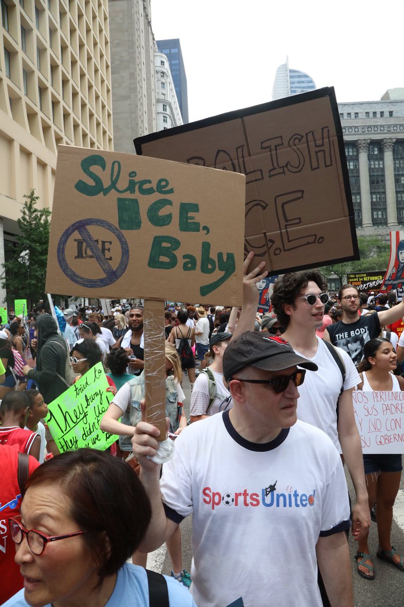 MikeCuffe's tweet photo. Happy to see the massive turnout for the “Families Belong Together March” in Chicago this morning!  These are just a few of my photos, good people out for a good cause!  

#FamiliesBelongTogether #ImmigrationMarch #EndFamilyDetention #Immigrationprotests https://t.co/PPcjE3HA79