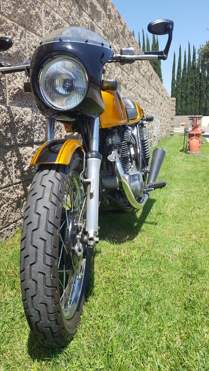 UniqueCycles's tweet photo. 1974 Honda CB360 Cafe, 10,000 miles, electric and kick start.
Runs and looks great, clean title and current registration w/retro black plate.
#Honda #HondaCB360 #HondaCB #CafeRacer #ForSale #HondaCustom #HouseOfKolors #6speed https://t.co/aiWBG4YtWQ