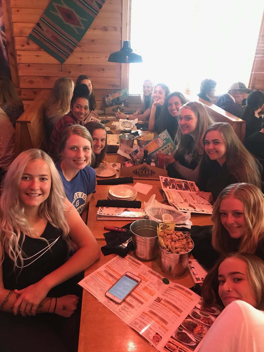 dschelkopf90's tweet image. Northwest Bullets 18s fueling up for Championship Sunday! #nwbullets