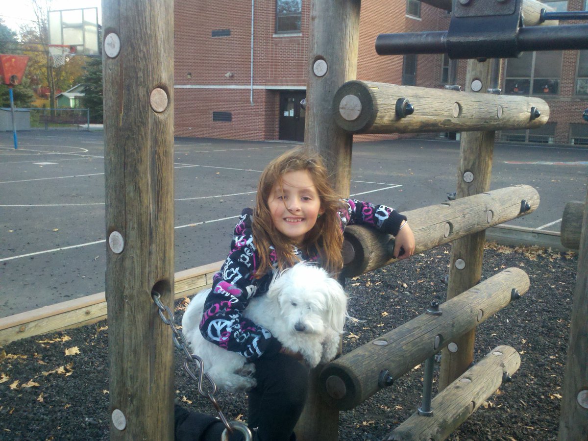 calista144's tweet photo. Me and my best friend https://t.co/D1BrKZ2xfK