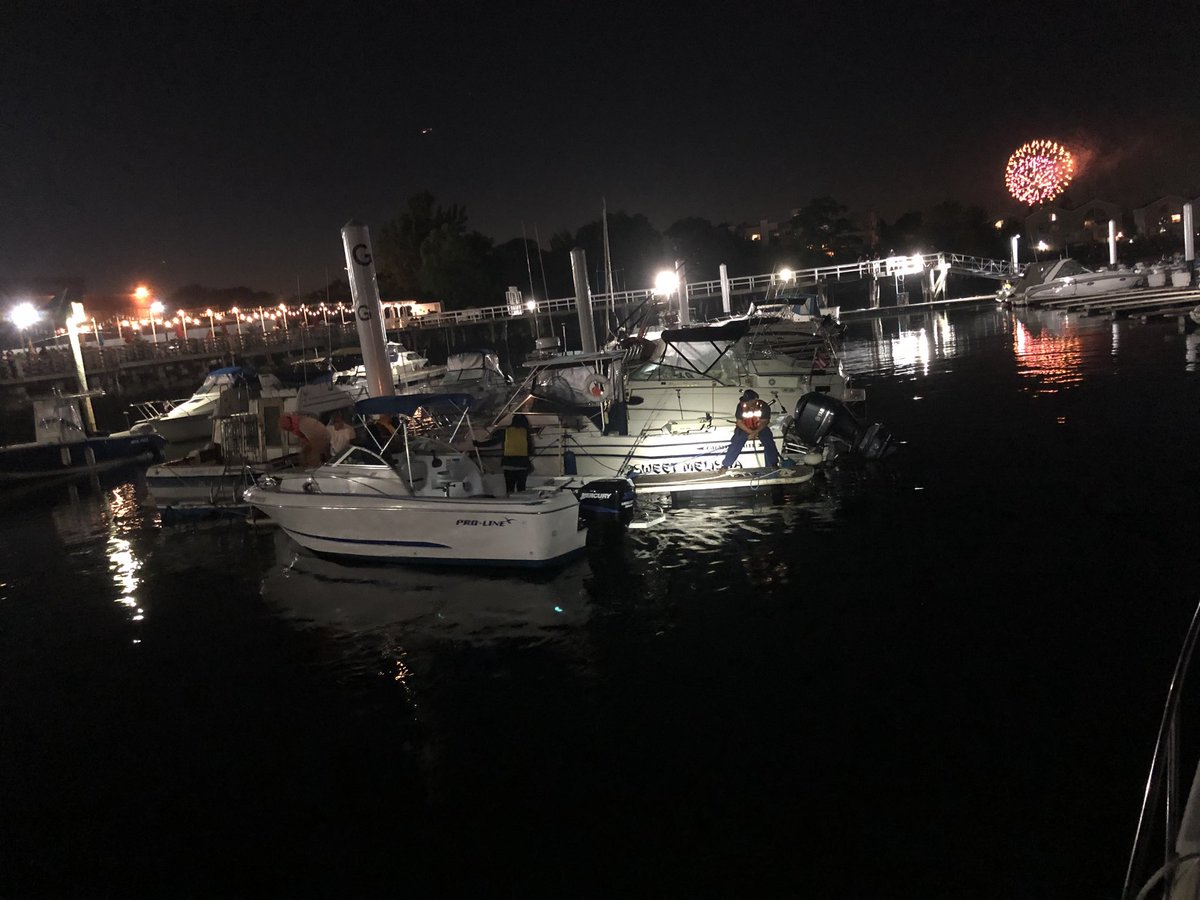 Tonights Patrol turned into a SAR Case when a boats motor wouldnt start and was drifting close to the Fireworks Barge. BRAVO ZULU Auxiliary Vessel 353358! #uscgaux #uscgauxnyc #coastguardauxiliary #cityisland #orchardbeach #SAR <a href="/USCGAUXDIV5NYC/">USCG Auxiliary NYC</a> <a href="/USCG_Tri_State/">USCG_Tri_State</a>