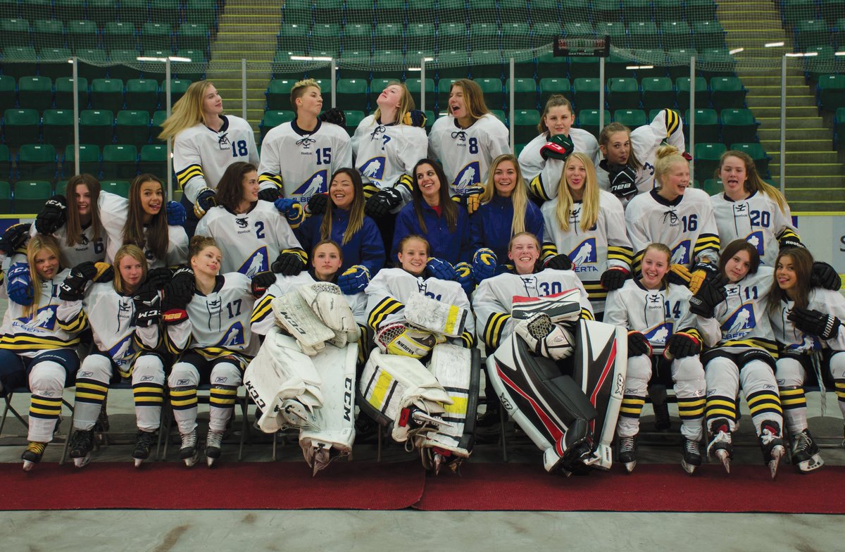 TeamABHockey's tweet photo. Say cheese! #AlbertaBuilt https://t.co/4TzzHdnRcj