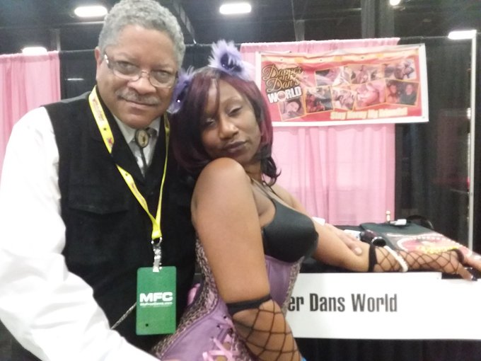 @DapperDansWorld @kenya_sweetz work and play #EXXXOTICA NJ https://t.co/0ycAfx71Ev<a href="/tag/exxxotica"class="tags">#EXXXOTICA</a>