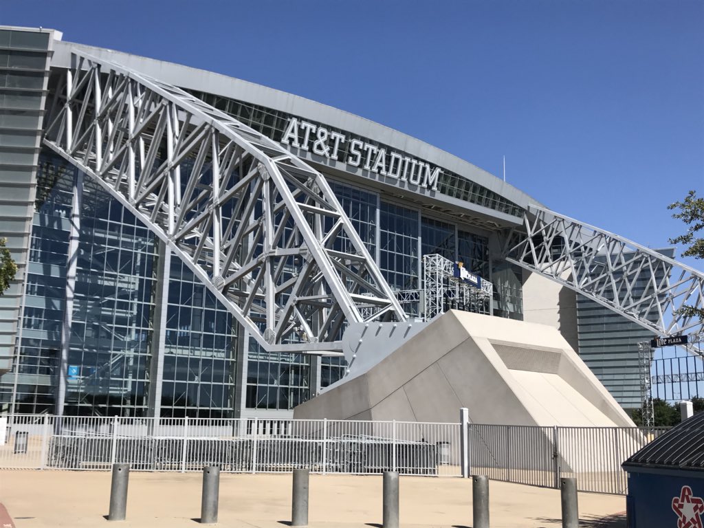 TCHSHOSA_'s tweet photo. Went on the AT&amp;T Stadium Tour today! That stadium—whoa! It’s HUGE! #hosailcadventures #dallascowboys #adventuresindallas ⭐️ 🏈 https://t.co/NRYzkuSa1Q