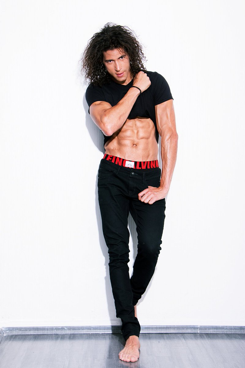 cesardlh1's tweet image. Continúa el camino. La ruta tu la marcas... #model #mexico #deluxemodels #motivacion