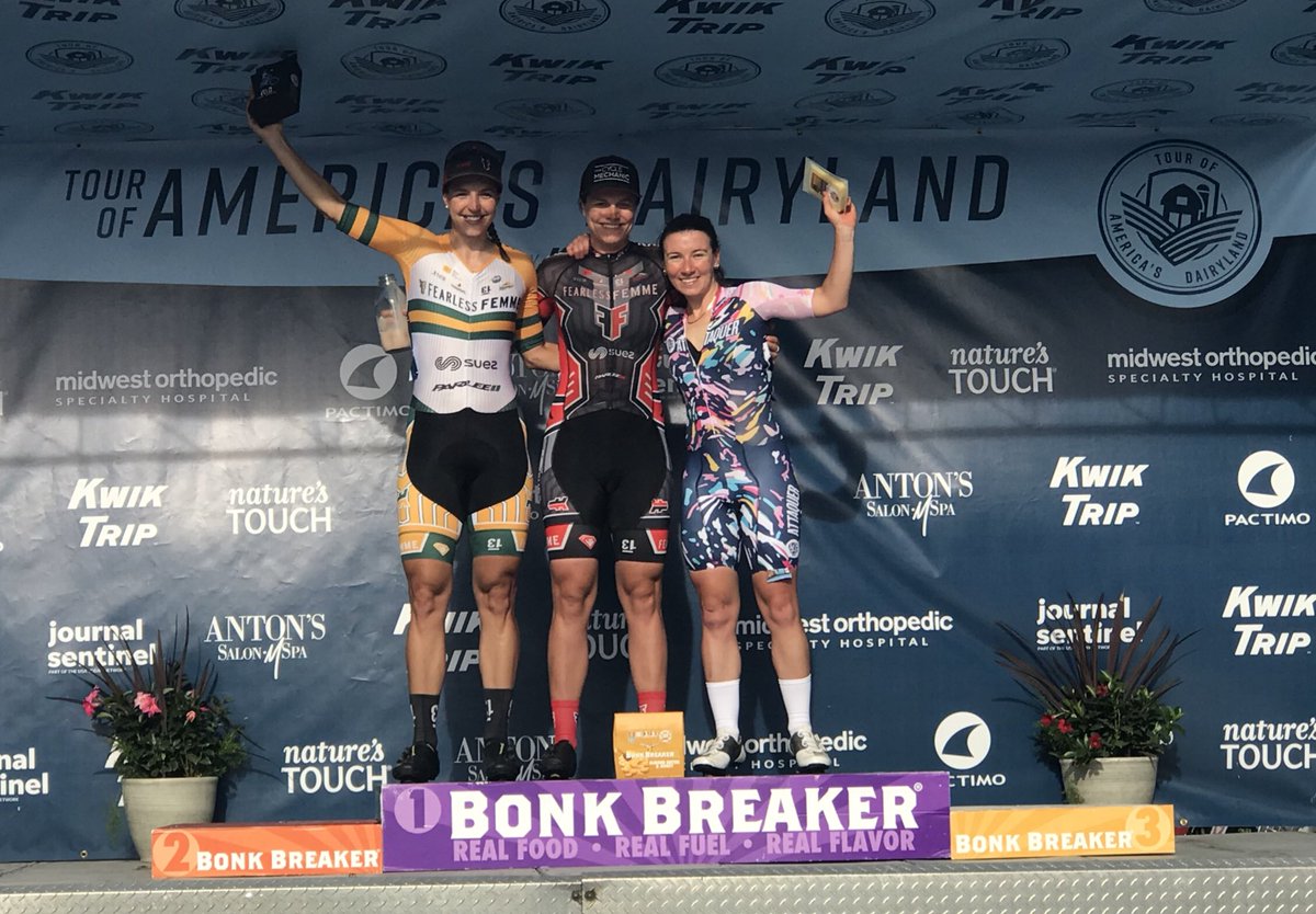 Shorewood podium. <a href="/ash_lee666/">Ash Ankudinoff</a> <a href="/RebeccaWiasak/">Rebecca Wiasak</a> <a href="/FearlessFemRace/">Fearless Femme</a> and <a href="/lucas_sharlotte/">Sharlotte Lucas</a> @roxsoltattaquer #ToAD2018 #shorewoodcritclassic