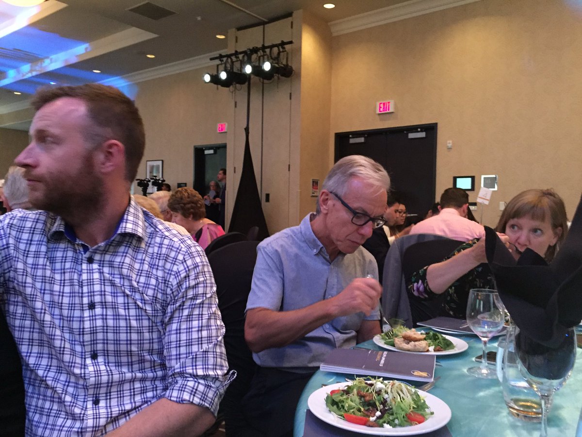 Hanging w my awesome friends from @GuelphCHC <a href="/GuelphChamber/">Guelph Chamber</a> awards @SeedFoodHub <a href="/RaechelleDev/">Raechelle Devereaux</a>