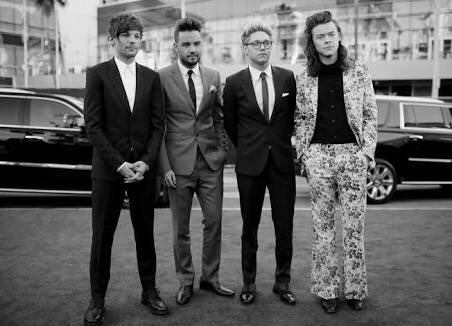 STATSAWARDS's tweet photo. GOAL 4 // Do NOT reply in threads because it takes longer to hit the goal

• RTS: 1000
• REPLIES: 600
• TIME: 2 MIN

As soon as you hit the goal, I’ll tweet another

#TeenChoice #ChoiceFandom #Directioners @onedirection https://t.co/rcCcOieL7L