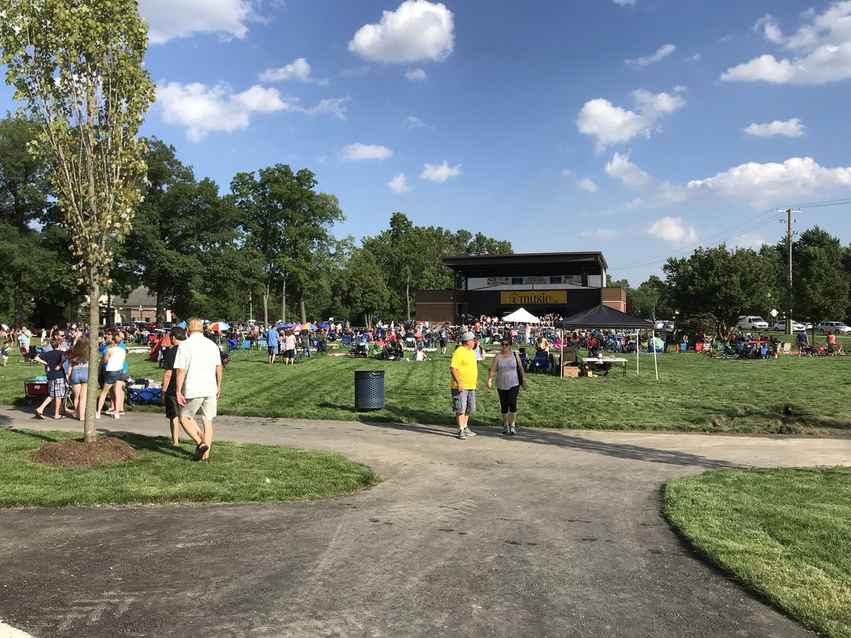 white2gj's tweet image. And we are back. @sterlingheights is turning 50 and celebrating. The energy in Dodge Park has people smiling and laughing and engaging in numerous fun activities. Music and fireworks later this evening. #DPFM