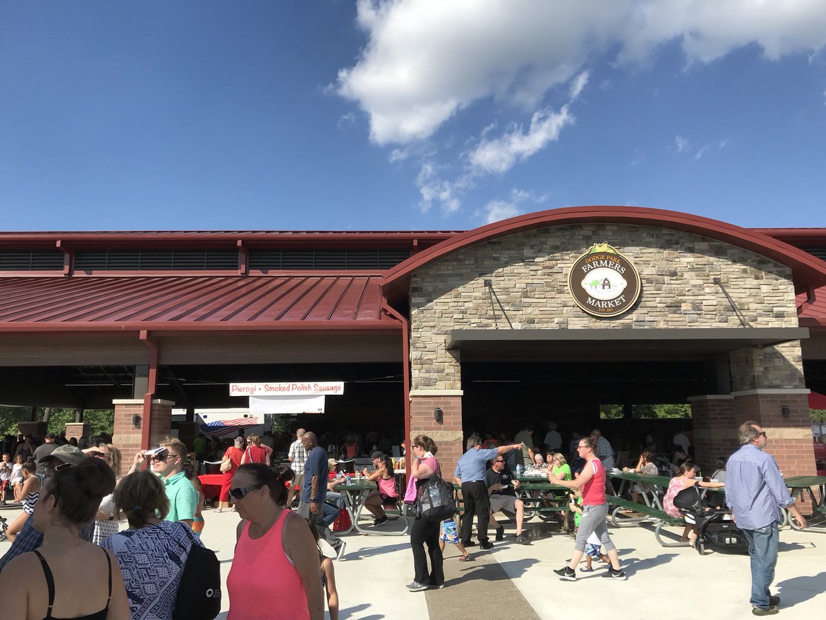 white2gj's tweet image. And we are back. @sterlingheights is turning 50 and celebrating. The energy in Dodge Park has people smiling and laughing and engaging in numerous fun activities. Music and fireworks later this evening. #DPFM