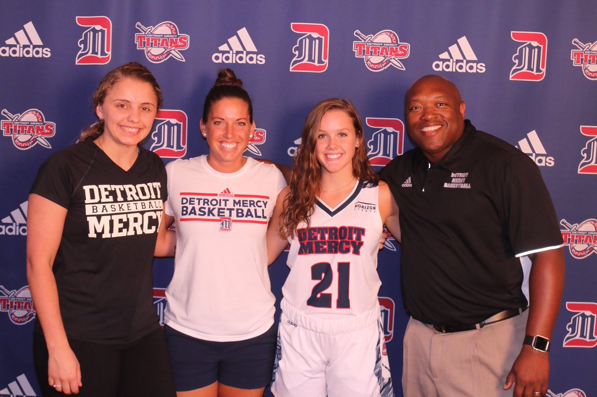 annika corcoran⚡️ tweet media