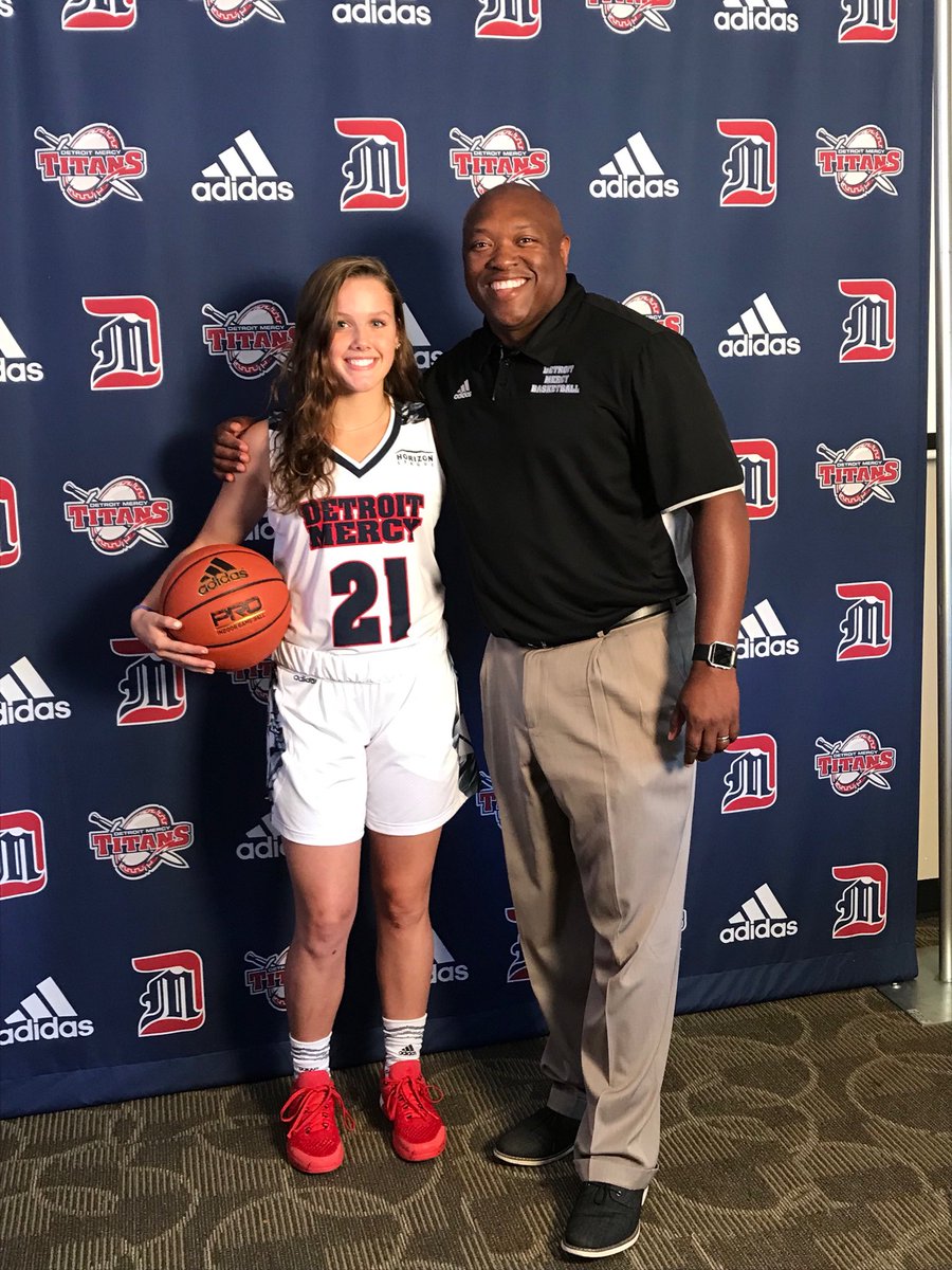 annika corcoran⚡️ tweet media