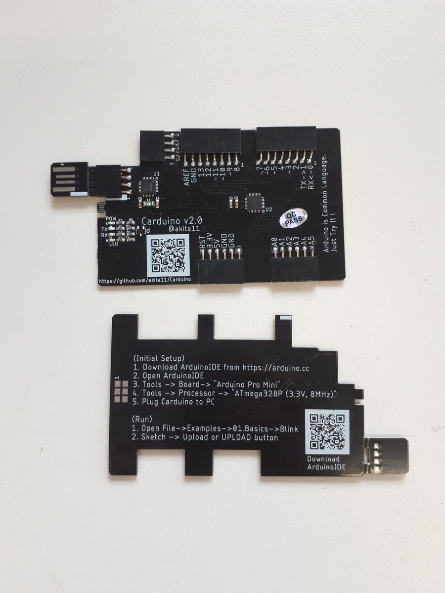 akita11's tweet image. 財布に入れておいて「Arduino興味あるけどやったことないんです」という人に出会ったらその場でLチカさせる、カード型Arduino互換機、でけた。USBコネクタ部は普段は格納しておいて、使用時には別のところにはめることでカード型外形を確保。厚さ2.4mm。裏面に手順。NT金沢で先行頒布します~ #NT金沢