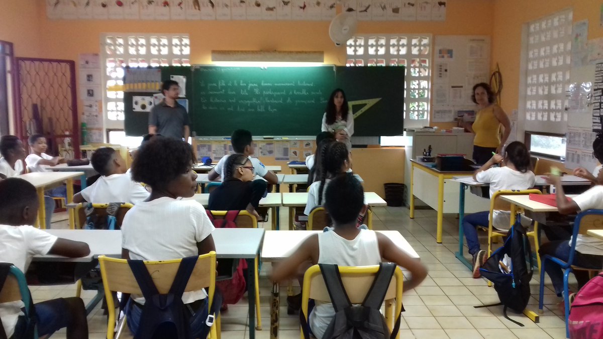 canope_973's tweet image. 🎥 Pour bien finir l&apos;année, on accompagne un projet #webdocumentaire à l&apos;école Moulin à Vent à Remire-Montjoly #Guyane #fun #kimountoyé 😎