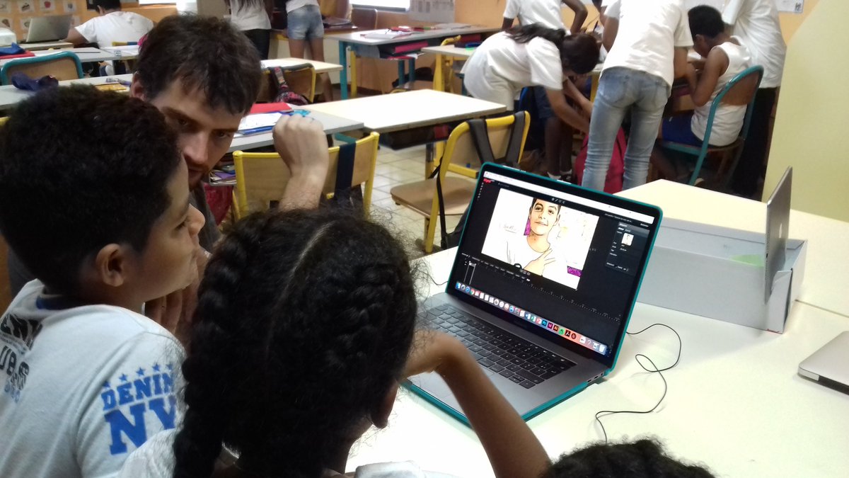 canope_973's tweet image. 🎥 Pour bien finir l&apos;année, on accompagne un projet #webdocumentaire à l&apos;école Moulin à Vent à Remire-Montjoly #Guyane #fun #kimountoyé 😎