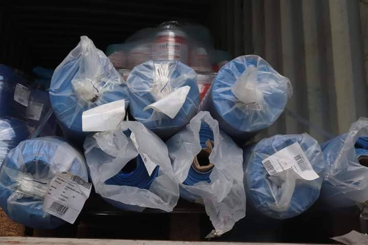 OfficialPDPNig's tweet photo. 2. Eket Township Stadium:

The contents of the containers are:  multiple unites of 55mm-thick Synthetic Grass Layers, Tartan Track Granules, Astro Turf Underlays and Non-Galvanized nails. Others are multiple deniers of Fibre Tufts, Envirofill, Fibre Nylons and Silica Sands. https://t.co/5hWsiR81oV