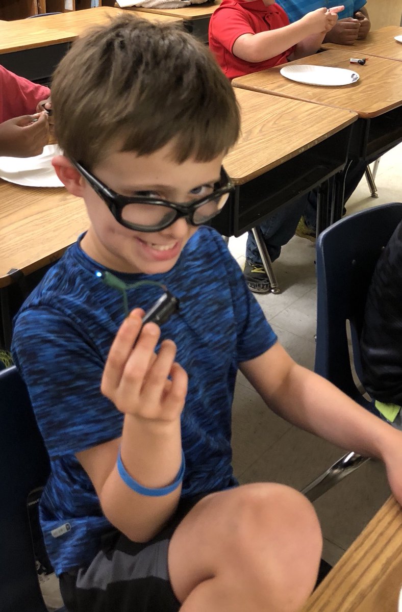 Learning about Electricity @ HMES #HeardMixon #ncssbethebest <a href="/DeenajSams/">Deena Sams</a>