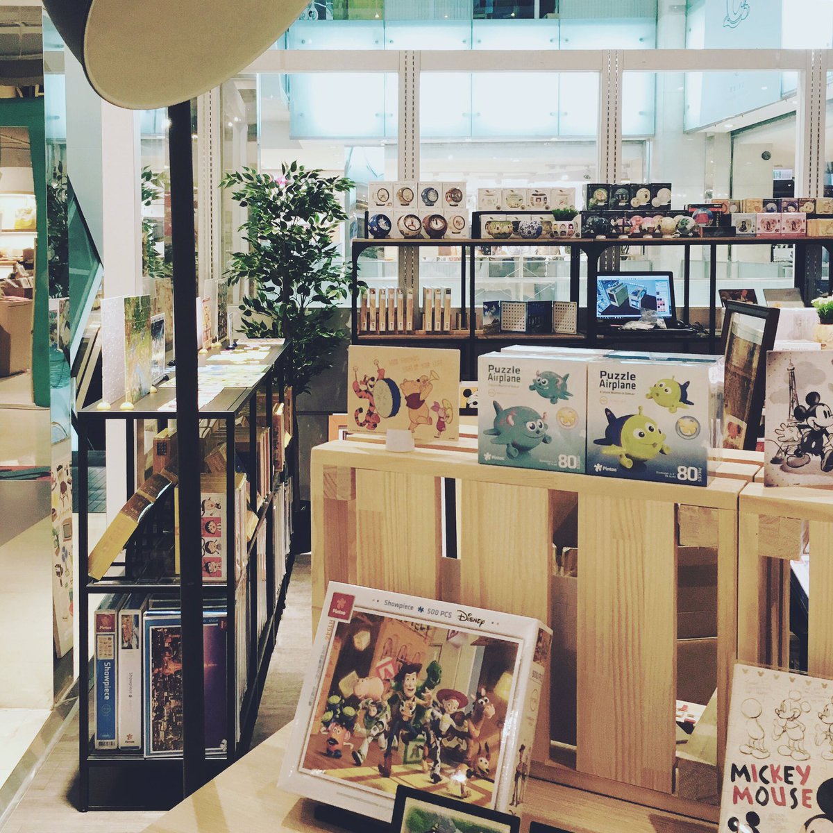 ohdesigncc's tweet image. #大觀創境空間設計事務所 新櫃作登場，感謝大家的深夜支援
#pintoo 
#taiwan
#台南
#focus時尚流行館