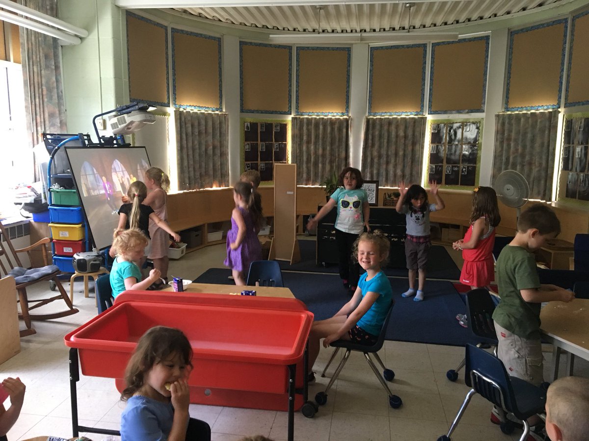 Mrs_Abram's tweet photo. Ended our last day of the school year with some sweet treats and dancing. Thanks for an amazing year kindergarten!! Have an awesome summer! https://t.co/C1StVk9tUh