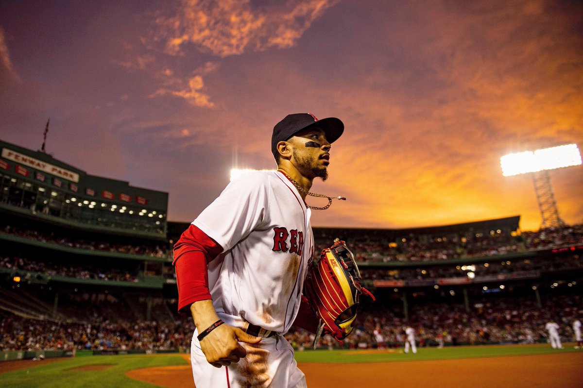 bjweiss22's tweet photo. Mookie Betts, as the sun sets. #RedSox https://t.co/hTuTAzhrei
