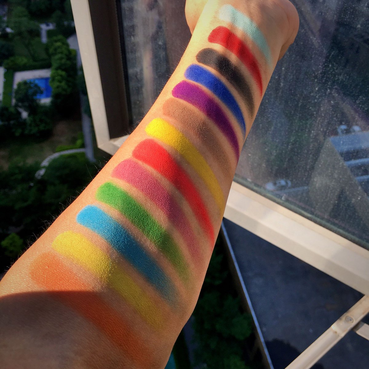 makefay168's tweet image. 35Y eyeshadow plaette ,All matte color ,real summer color ,welcome contact me ,whatsapp :+8618566789883