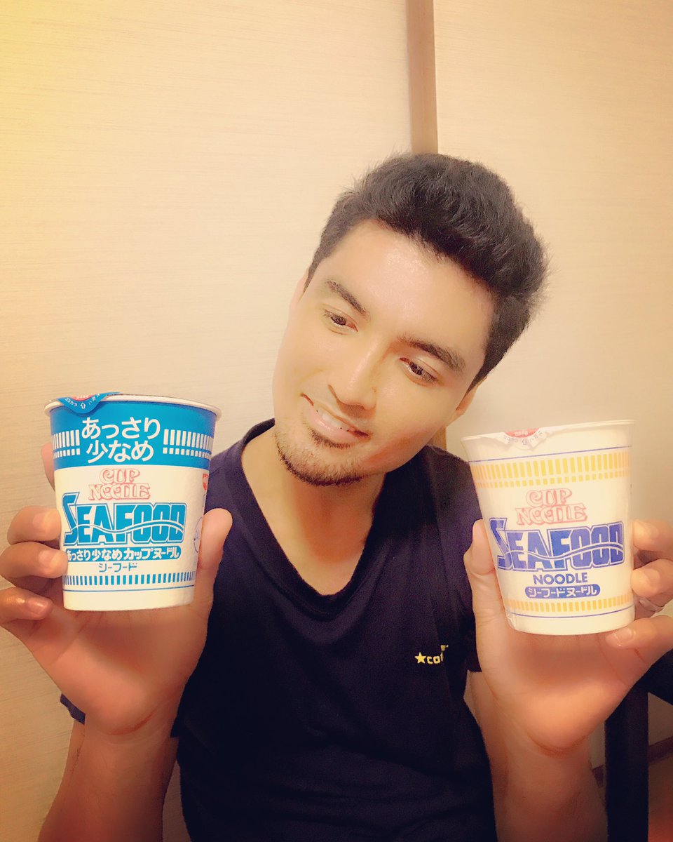 LarsRusty's tweet image. What is the difference?

#SeafoodRammen #Newseafoodrammen #theblueone