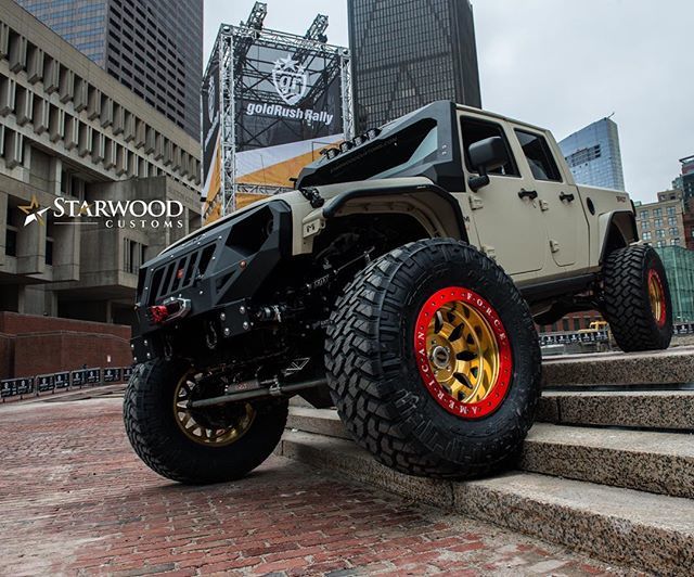 Throwback to the start of @goldrushrally 8 when we parked the Bandit on the steps of Boston City Hall. We hope you enjoy your quick stay in Dallas! ift.tt/2IBZC57