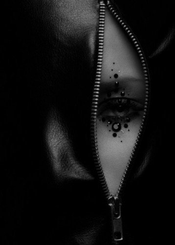 ValyValentina58's tweet image. ✴️Sono la libertà del non esserci e non dirlo e non farlo.
Sono che fui e forse non sarò... 
E tu guardarmi...guardami e basta.
Dimmi di si o di no, ma non pensarmi definita, catalogata, conforme, corrispondente...✴️
M.Gualtieri
@ScrivoArte 
#ScrivoDellEssere
#PoesiePerLaSera