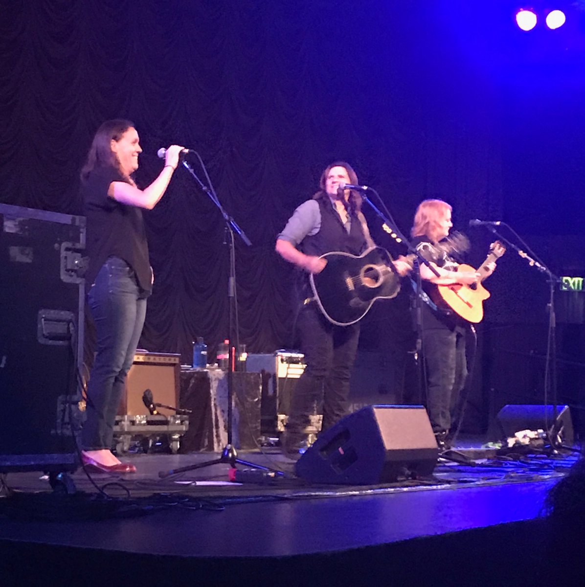 tls_fletcher's tweet image. Brilliant concert last night in Sacramento ⁦@Indigo_Girls⁩ ⁦@lucywroche⁩ Thank you for validating hope and inspiration! #luuuucy! #casiokeyboard #kazoo