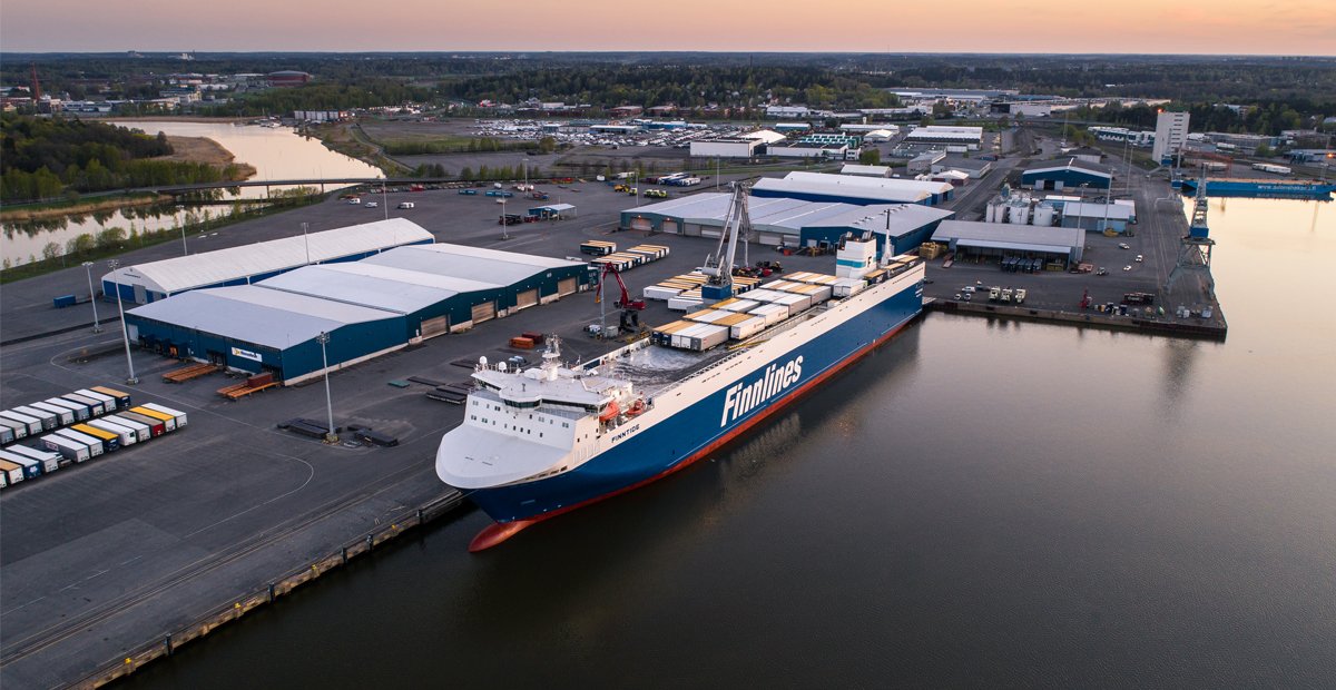 PortOfTurkuFI's tweet photo. MS Finntide on toinen @FinnlinesFI'n laivoista, jotka kulkevat linjaliikenteessämme Turku–Travemünde–Turku-reitillä. #Finntide oli ensimmäinen Finnlinesin pidennysohjelman aluksista. Katso videolta, miten pidennys toteutettiin: https://t.co/cQVe6jGZPX #rahtilaiva #linjaliikenne https://t.co/fYn8LaCBLb