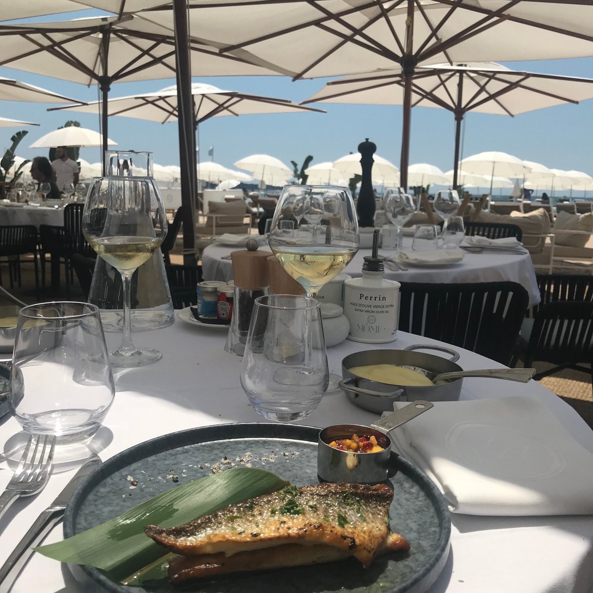 We have tried a new restaurant in Cannes: La Môme Plage. Come and visit our news for more information: buff.ly/2Kspu5g
#restaurant #cannes2018 #cannes #Luxury #beach
