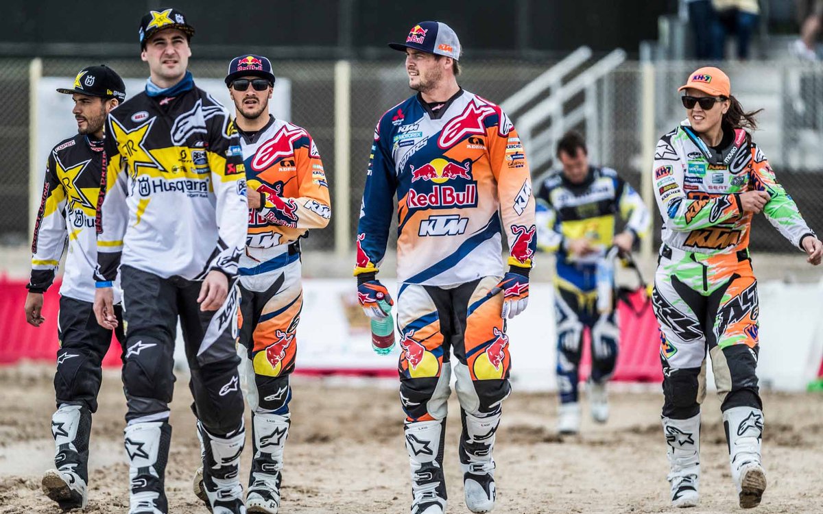 In this interview with <a href="/hartenduro/">HartEnduro.at</a>, <a href="/pelarenet/">Pela Renet</a> talks about the time after the crash and his life after being a race-driver. buff.ly/2KrvQ8h #LeattFamily