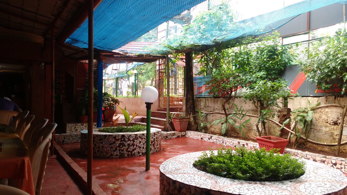 whatsonmenu's tweet photo. Sea View #restaurant on the jetty road Dona Paula #atgoa https://t.co/L4cucVYEkt