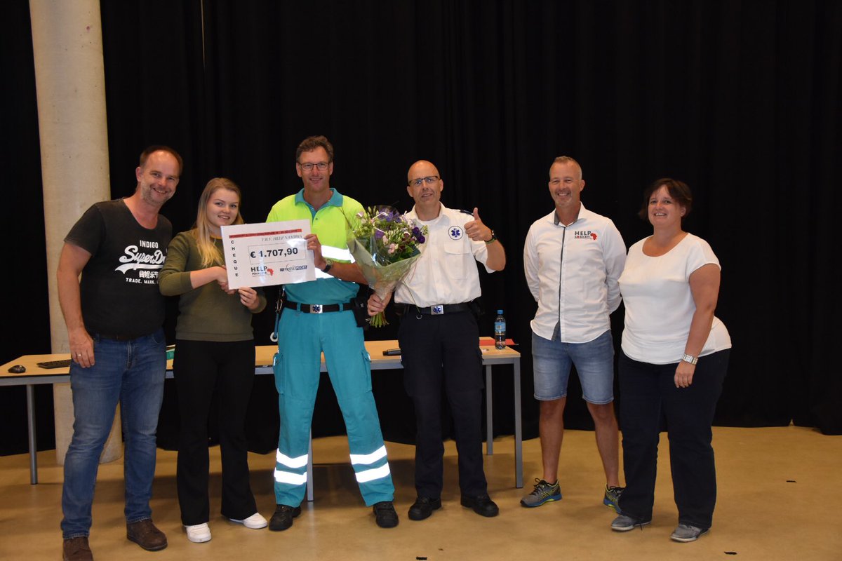 conradberghoef's tweet photo. Ruim 1700 euro opgehaald met studenten @rocfriesepoort voor Help Namibia. Prachtig project. https://t.co/Qki2tYrSfu